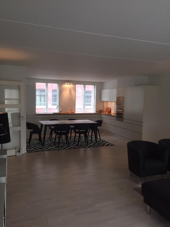 Lux With 2 Full Bathrooms 2tv Leilighet